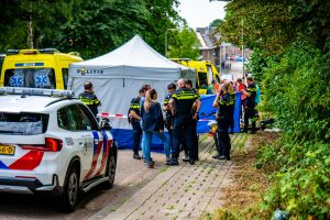Thumbnail voor Ex-partner doodgeschoten Joeweela plaatste duistere Facebookberichten: 'Wie een gat graaft voor een ander'