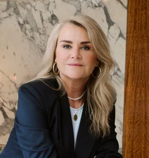 Thumbnail voor Leonie Timmerman is eigenaresse van sportlifestylemerk Deblon Sports: 'Streng zijn is soms lastig, ik word iets te graag aardig gevonden'