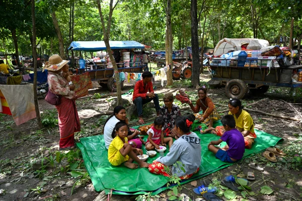 Thailand waarschuwt voor oorlog met Cambodja na dodelijke gevechten; reisadvies Buitenlandse Zaken is aangepast.