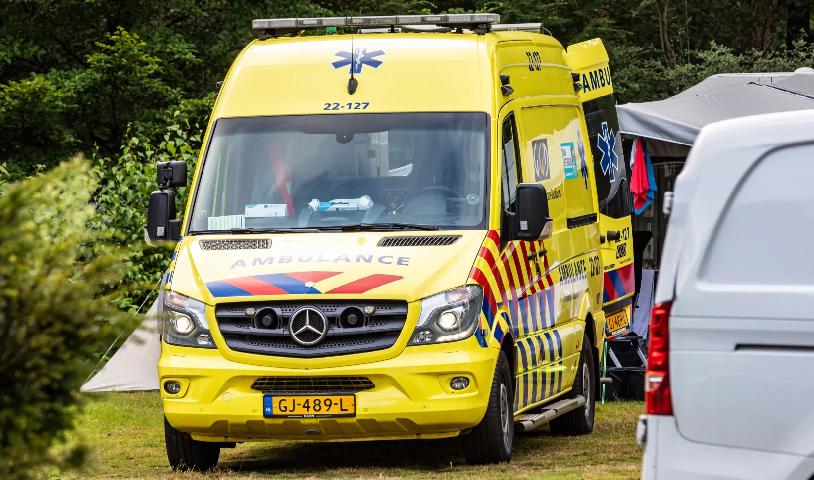 Meisje zwaargewond na aanrijding door auto op camping Hoenderloo
