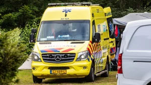 Thumbnail voor Meisje zwaargewond na aanrijding door auto op camping Hoenderloo