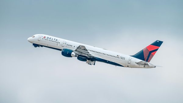 Zware turbulentie dwingt vliegtuig op weg naar Amsterdam tot noodlanding: 25 mensen naar ziekenhuis