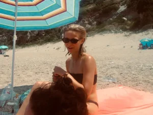 Thumbnail voor Iris’ vriendinnenvacay naar Griekenland was haar duurste ooit: ‘Aan cocktails gaf ik al 110 euro uit’