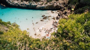 Thumbnail voor Dankzij TikTok is dit ‘geheime’ strand op Mallorca nu allesbehalve geheim