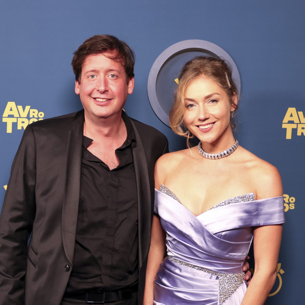Steven en Jamie Kazan op de rode loper van het Gouden Televizier Ring Gala in Carre. Tijdens het gala wordt de meest prestigieuze televisieprijs van Nederland voor de 59e keer uitgereikt.