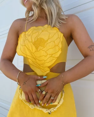 Thumbnail voor Van vissen tot fruit en van stippen tot strepen: deze summer nail trends moet je zien