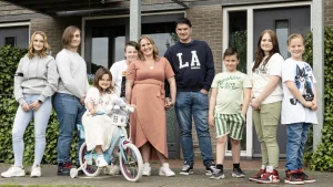 Thumbnail voor Priscilla Wildeman uit 'Een huis vol' zwanger van negende kind: 'Moest echt even bezinken'