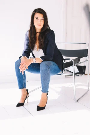 Thumbnail voor Advocaat Lorraine Duterloo over haar succes in de juridische wereld: 'Je hoeft geen 'The Devil Wears Prada'-type te worden'