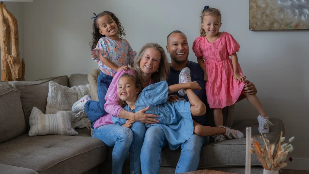 De bevalling van een drieling kostte Nicole bijna haar leven: 'Ik woog nog maar 42 kilo'