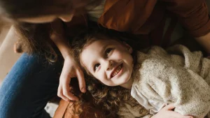 Thumbnail voor Helft van ouders denkt dat opvoeden moeilijker is dan vroeger en dat komt hierdoor