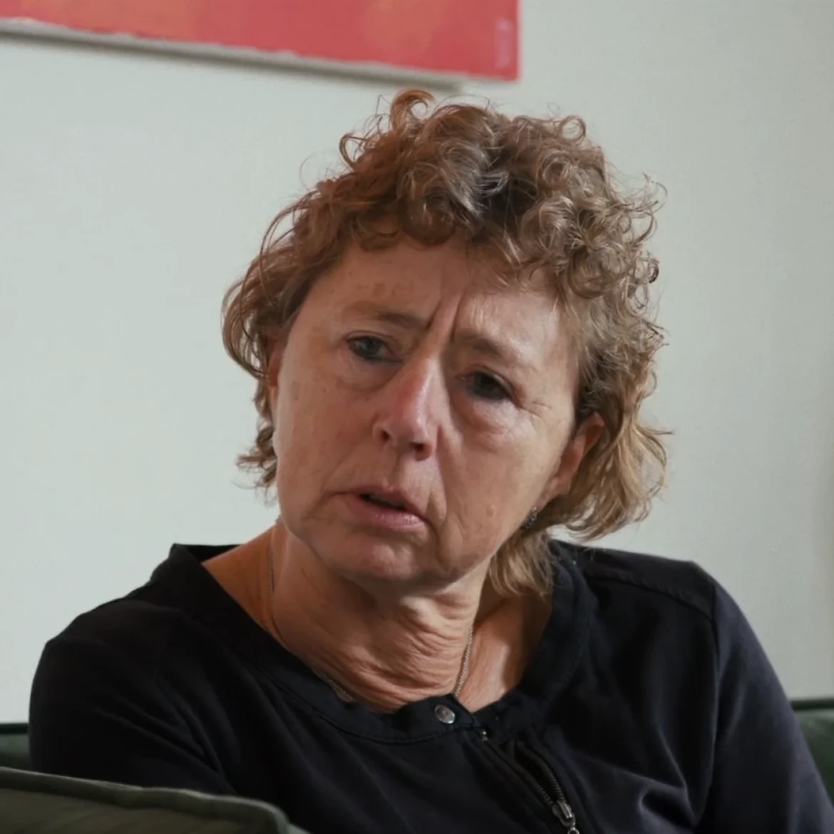 Moeder Carlo Heuvelman rouwt in documentaire ‘Mallorca: de nacht en de nasleep’: ‘Het is te moeilijk’