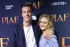 Thumbnail voor Rob Kemps en Stephanie Klaver getrouwd in Parijs: 'Een dag om nooit te vergeten'
