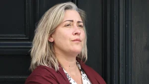 Thumbnail voor Dochter van Gisèle Pelicot spreekt haar moeder niet meer: 'Ze wil niet geloven dat ik slachtoffer was van mijn vader'