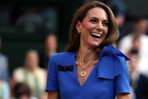 Thumbnail voor Blondes have more fun: prinses Kate Middleton gespot met déze trendkleur