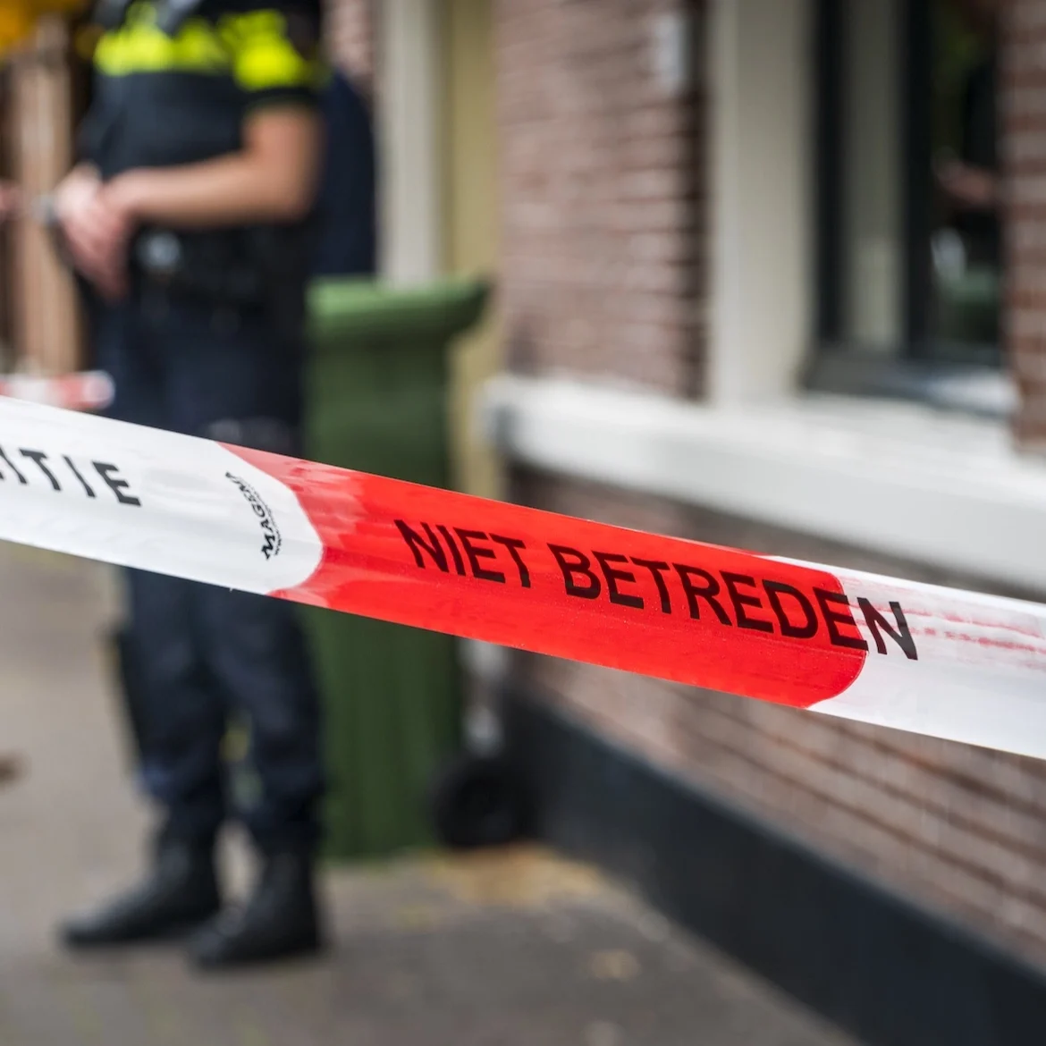 Persoon ligt zo lang dood in woning dat alleen skelet nog over is