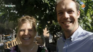 Thumbnail voor Kopen zonder kijken: familie Blom koopt nieuw huis, maar vader Maarten heeft het nog niet gezien
