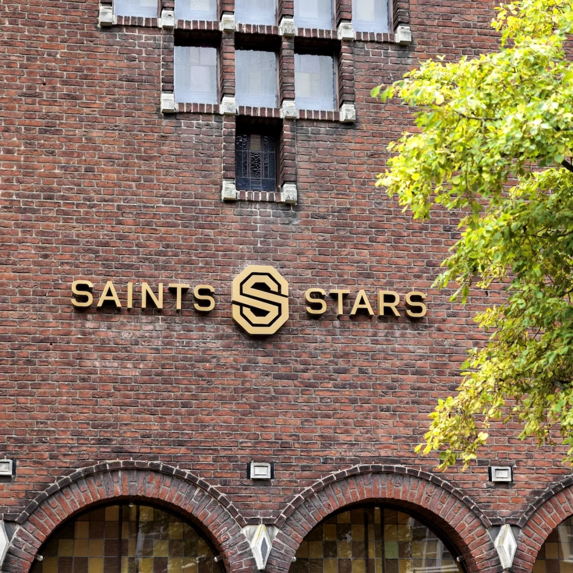 Sportschool Saints & Stars doet aangifte van smaad en laster