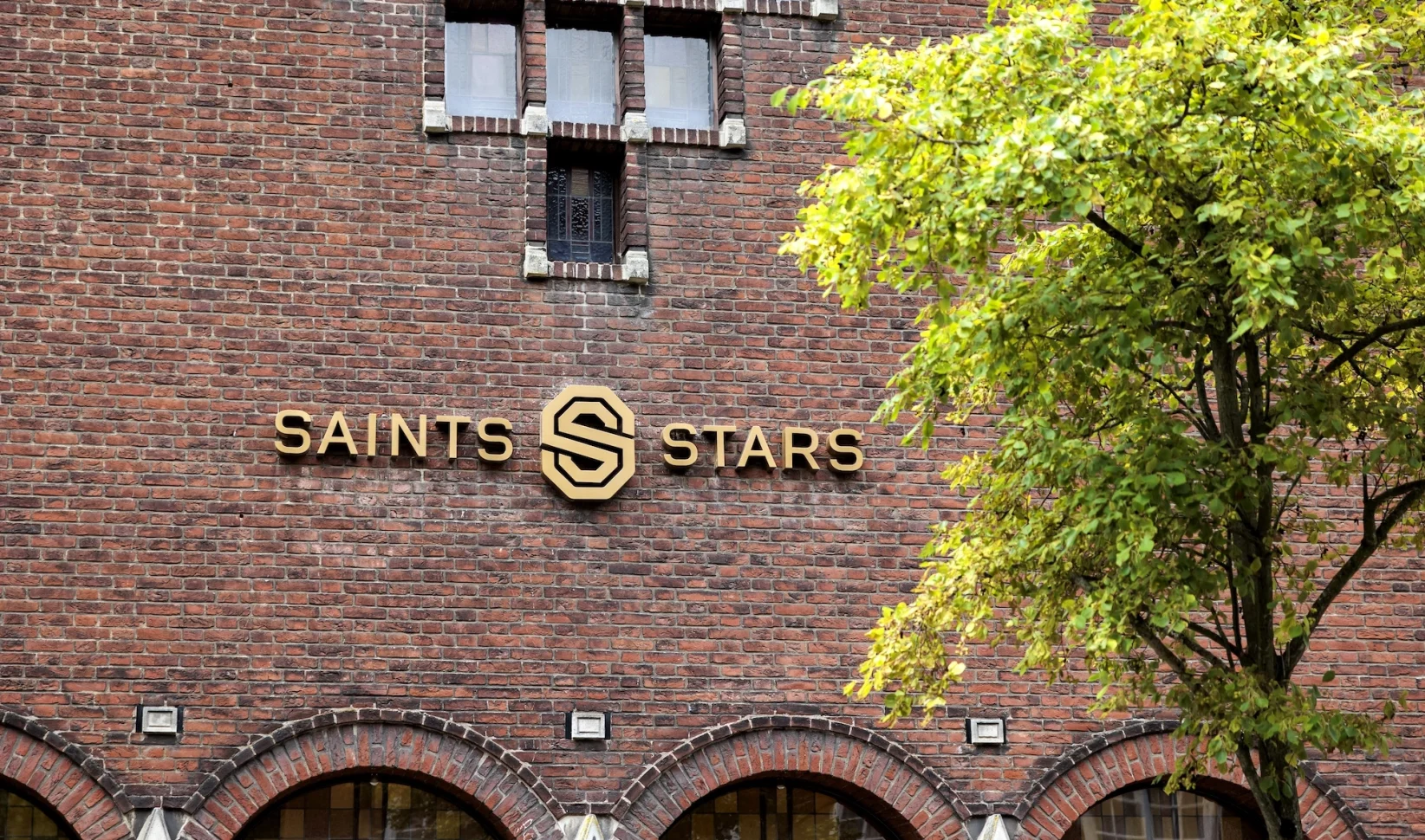 Sportschool Saints & Stars doet aangifte van smaad en laster