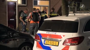 Thumbnail voor Man overleden na aanval door twee honden in Rotterdam: 'Hij kon met iedereen overweg'