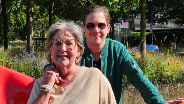 Trudy werd tijdens haar zwangerschap ziek: 'Door ontstekingen raakte ik blind aan een oog'
