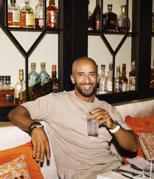 Thumbnail voor Hier eet acteur Walid Benmbarek het liefst (en dit is zijn lievelingsmaaltijd)