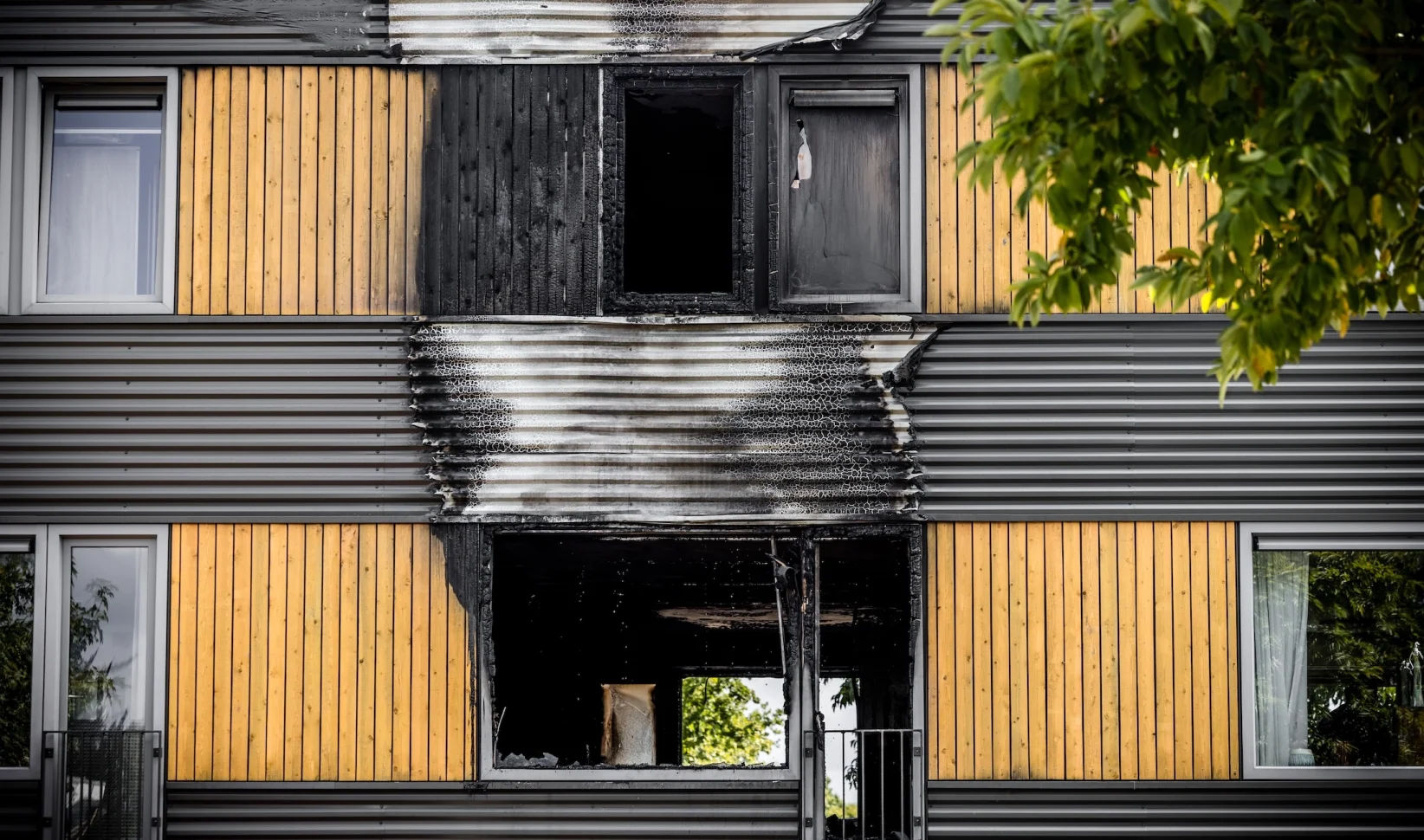 Ook moeder (51) overleden na woningbrand Roermond