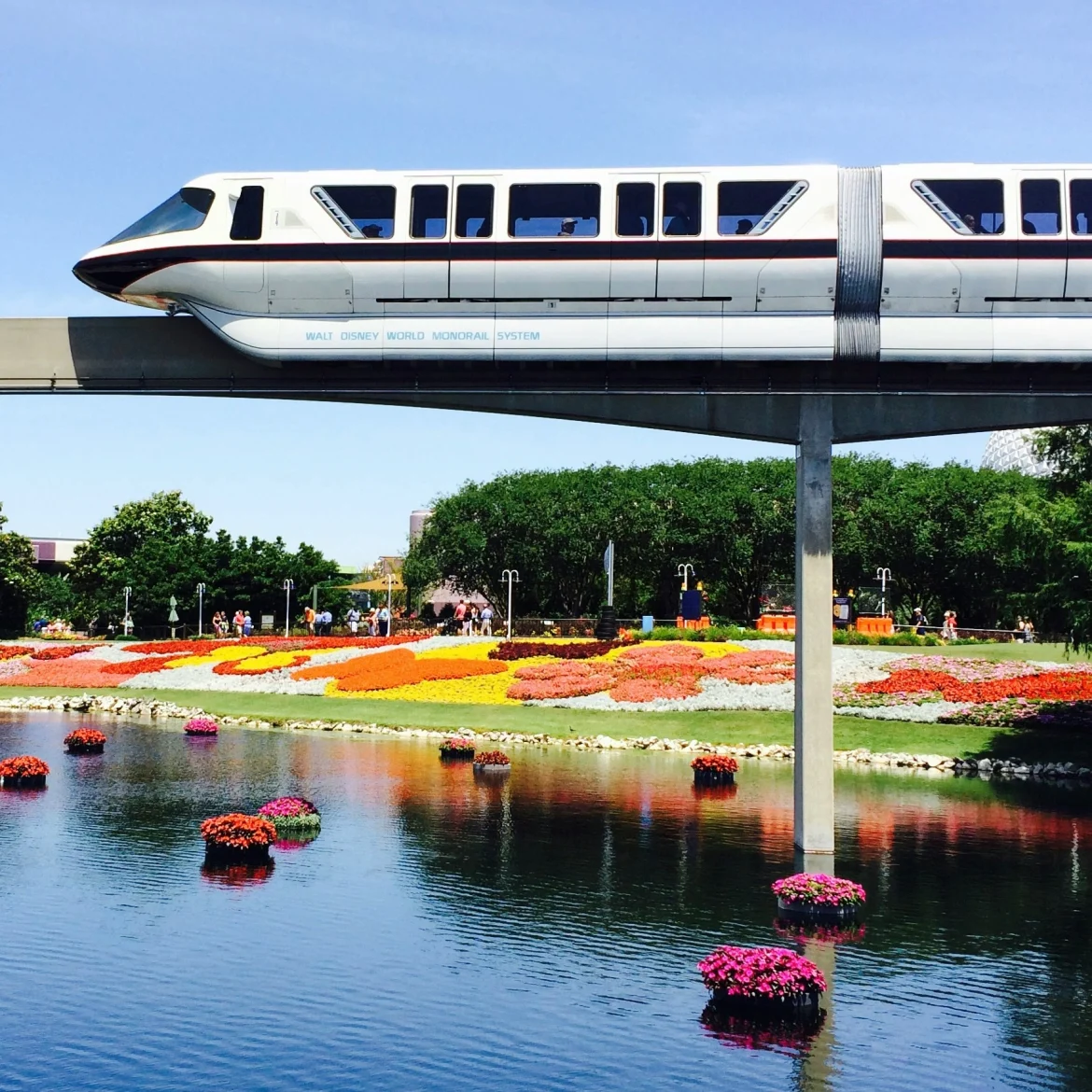 jongen attractie monorail