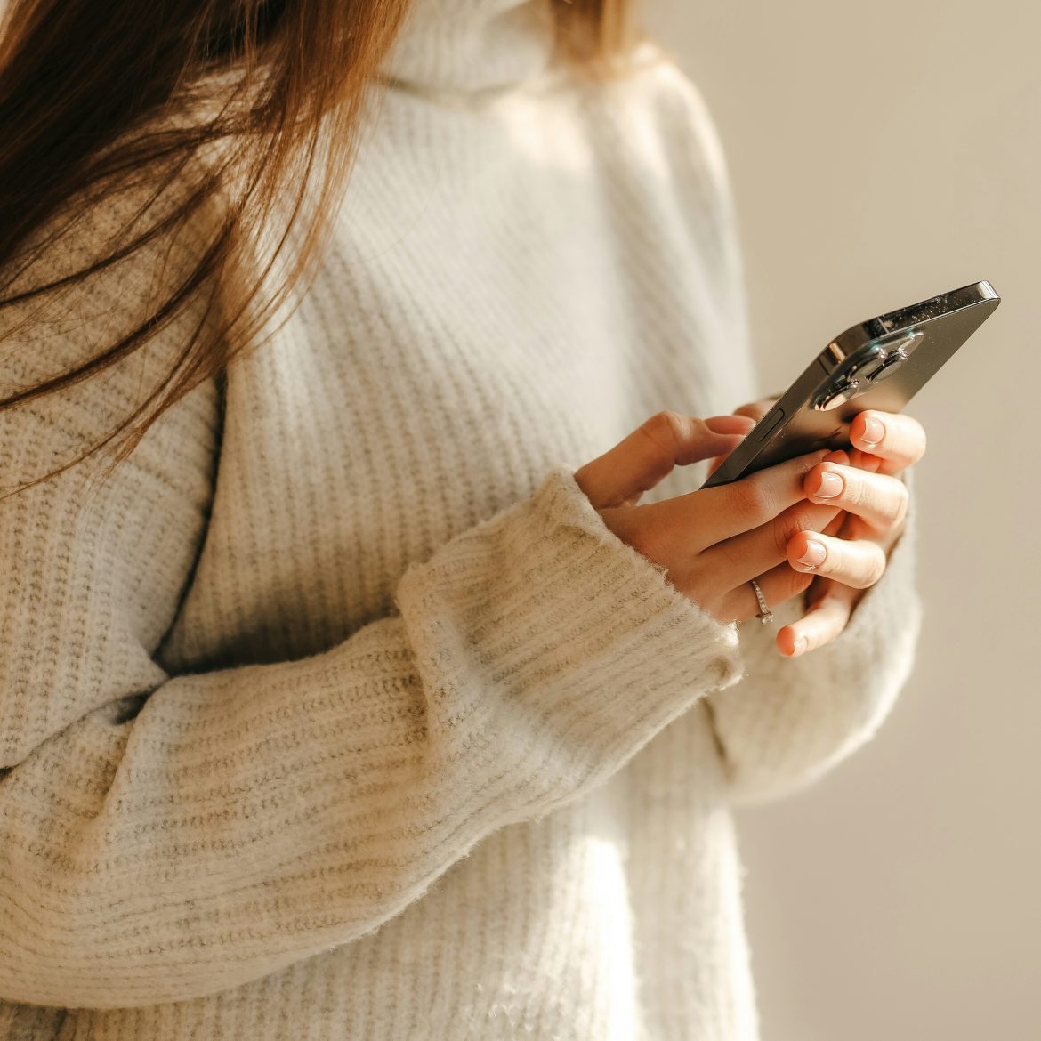 vrouw met telefoon