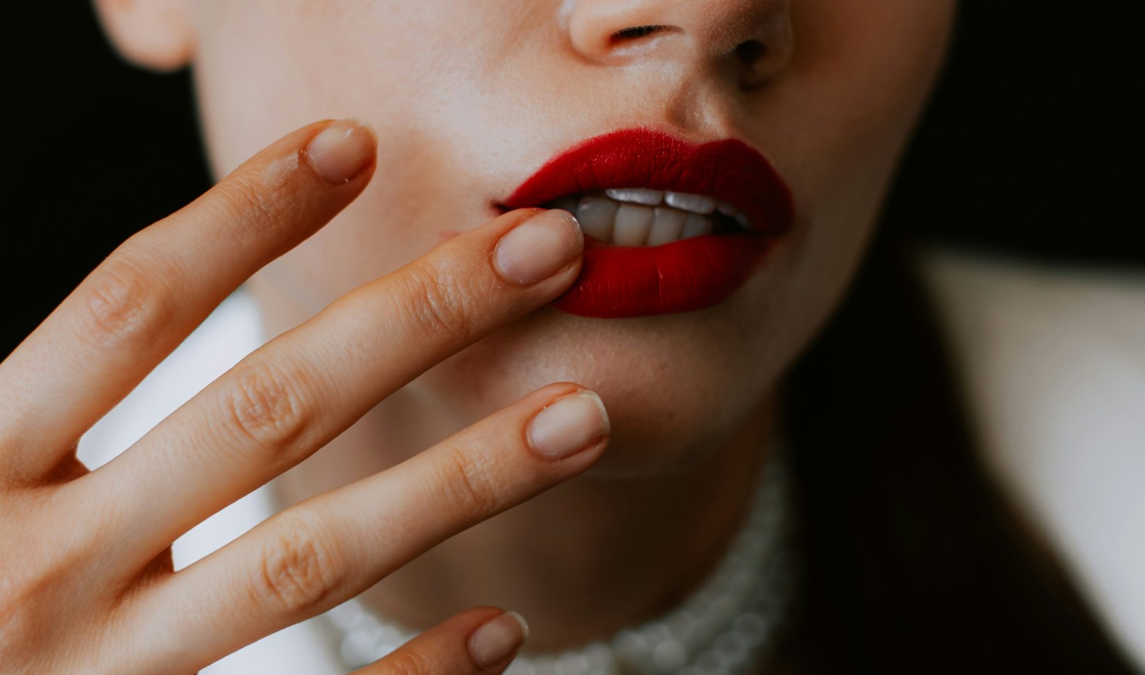 Céleste (27) pakte haar ex terug met, jawel, lippenstift: 'Hij werd gék'