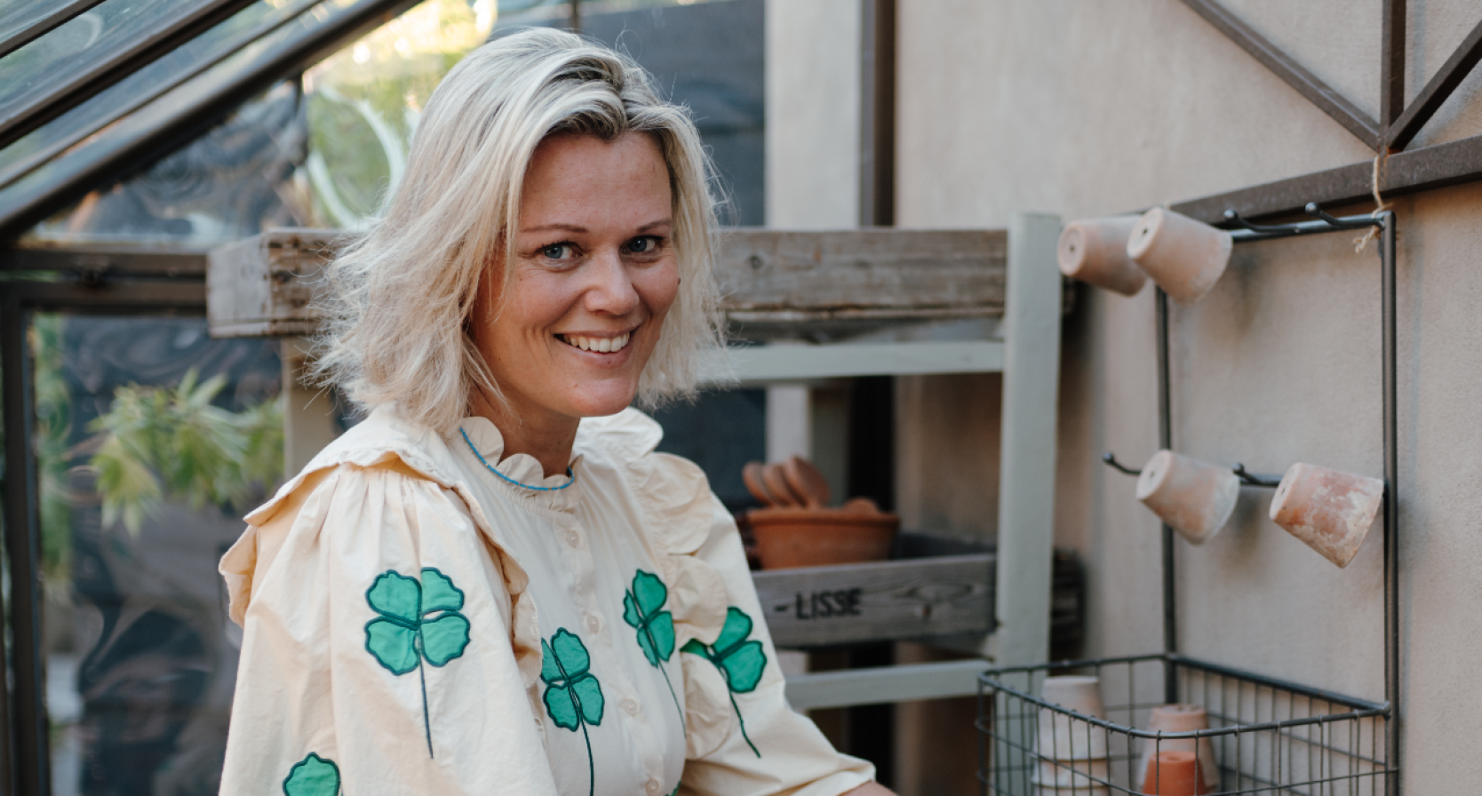 Een struik op de verkeerde plek? Dit is hét moment om 'm te verplanten: tuinontwerper Angelique legt uit hoe