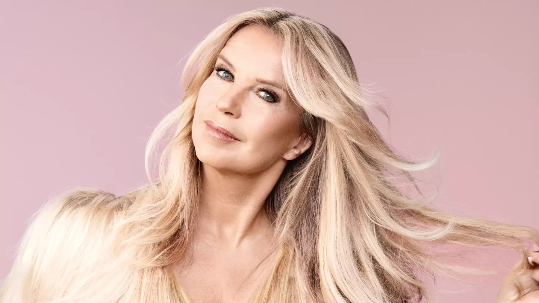 Slappe lach: Linda de Mol verliest pluk haar tijdens opnames 'Gooische Vrouwen' (en deelt de beelden)