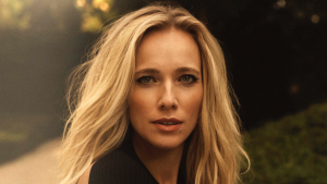 Thumbnail voor Jennifer Hoffman: 'Mijn angst is dat mijn kind later zegt: ik wil bij Shell gaan werken'