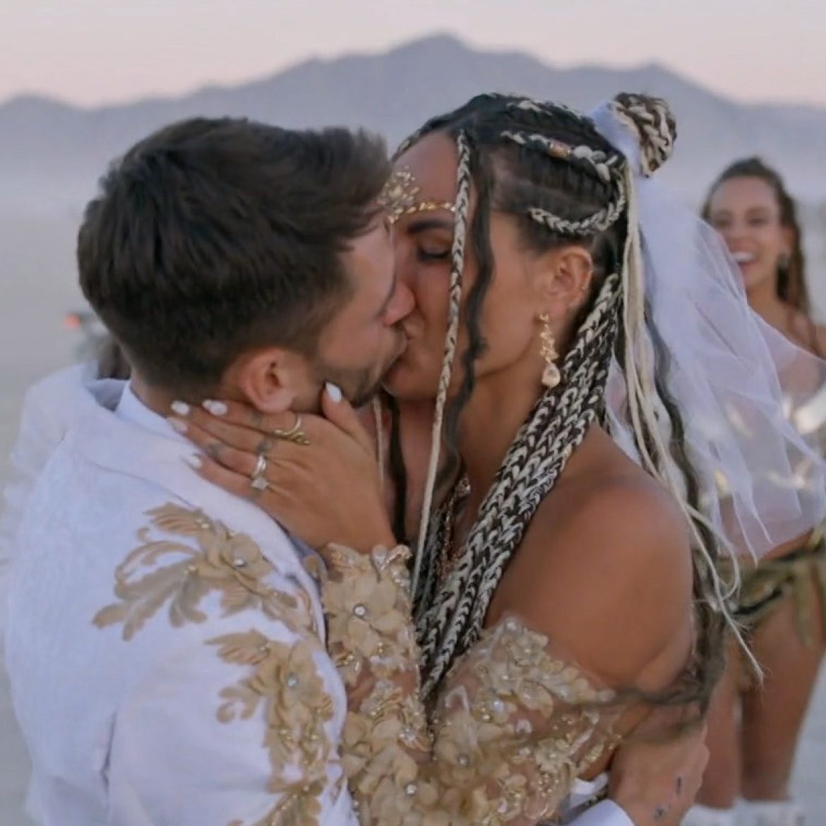 Lindsay en Zack op Burning Man festival in Amerika in 'Ik vertrek voor de liefde'