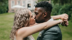 Thumbnail voor Huwelijksjubileum voor MAFS-koppel Rowan en Astleigh: vandaag vier jaar getrouwd