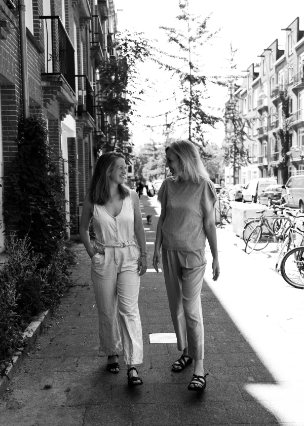 Joanne en Chantal van Nannies at Night