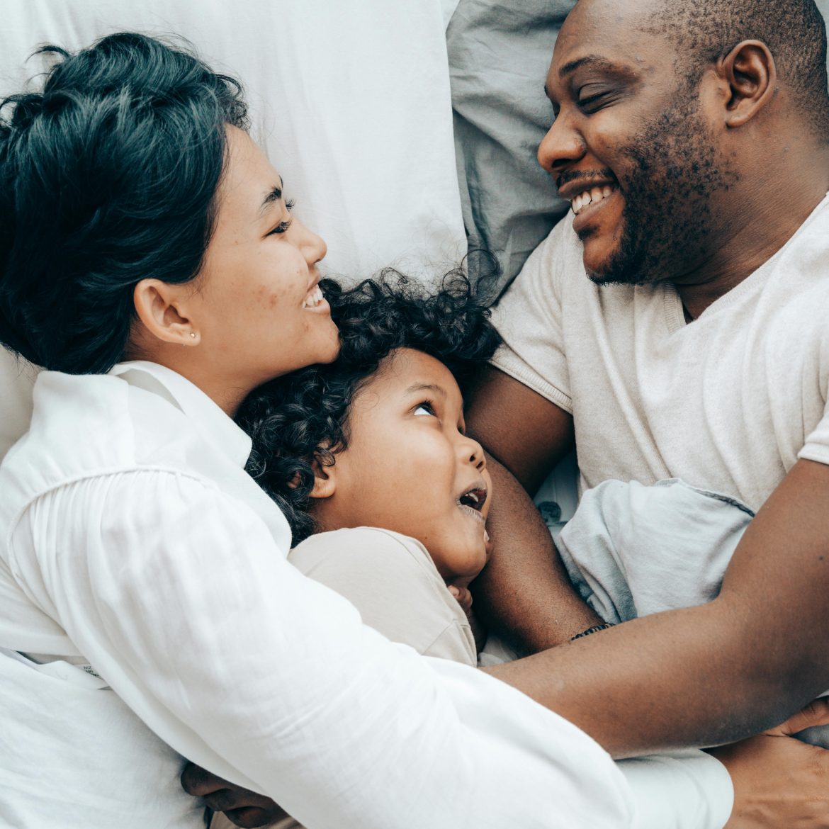 'Ons familiebed is 3 meter breed': deze 4 moeders slapen met hun kinderen in één bed