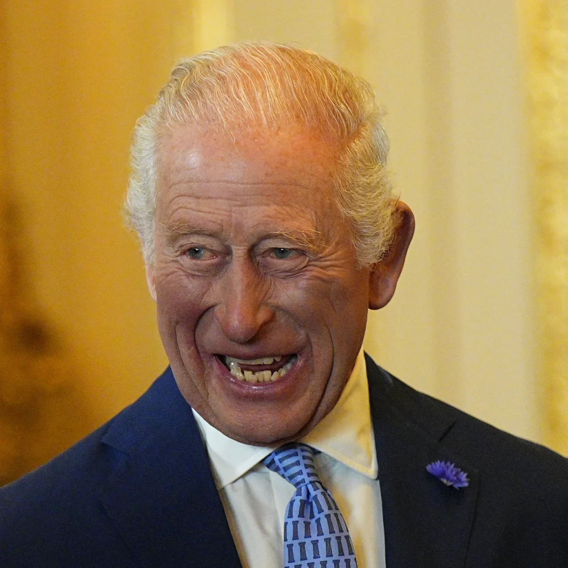 Koning Charles ontmoet oudste mens