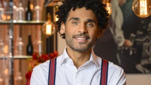 Thumbnail voor Wil je weten: déze man vervangt Victor Abeln achter de bar in 'First Dates'