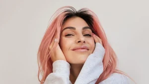 Thumbnail voor Anna Nooshin heeft geen behoefte aan gezinsuitbreiding: 'Ik ken mijn levensstijl, ik weet mijn limieten'