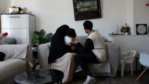 Thumbnail voor Wonen in een huis vol schimmel: 'De kinderen slapen niet meer door de jeuk en de keelpijn gaat niet weg'