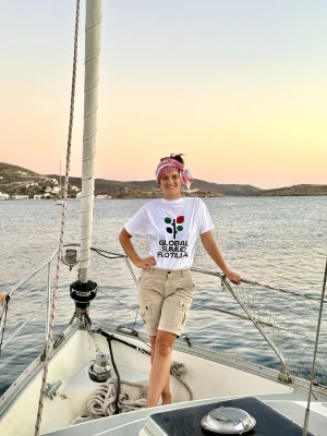 Thumbnail voor Roos (30) vaart mee op hulpboot naar Gaza: ‘Is risicovol, maar wil privilege gebruiken’
