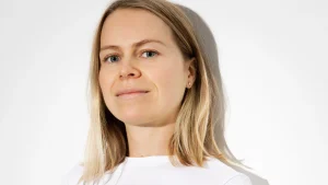 Thumbnail voor Lena Bril zocht uit waarom zoveel mensen in therapie zitten (en zij ook): 'Op papier ziet mijn leven er goed uit'