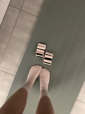 Thumbnail voor Bo ging af bij pilates: 'Ik heb me ziek gemeld op werk en lag 5 dagen in bed'