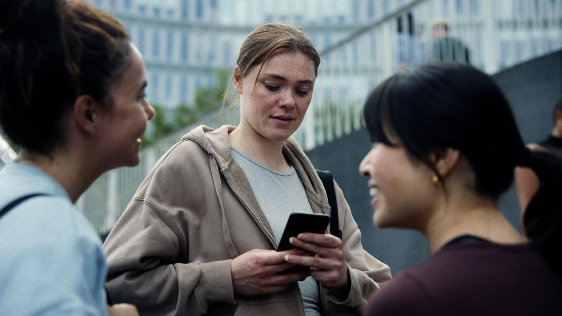 Nieuwe campagne 'Waar ben je?' tegen femicide richt zich op de signalen van dwingende partnercontrole