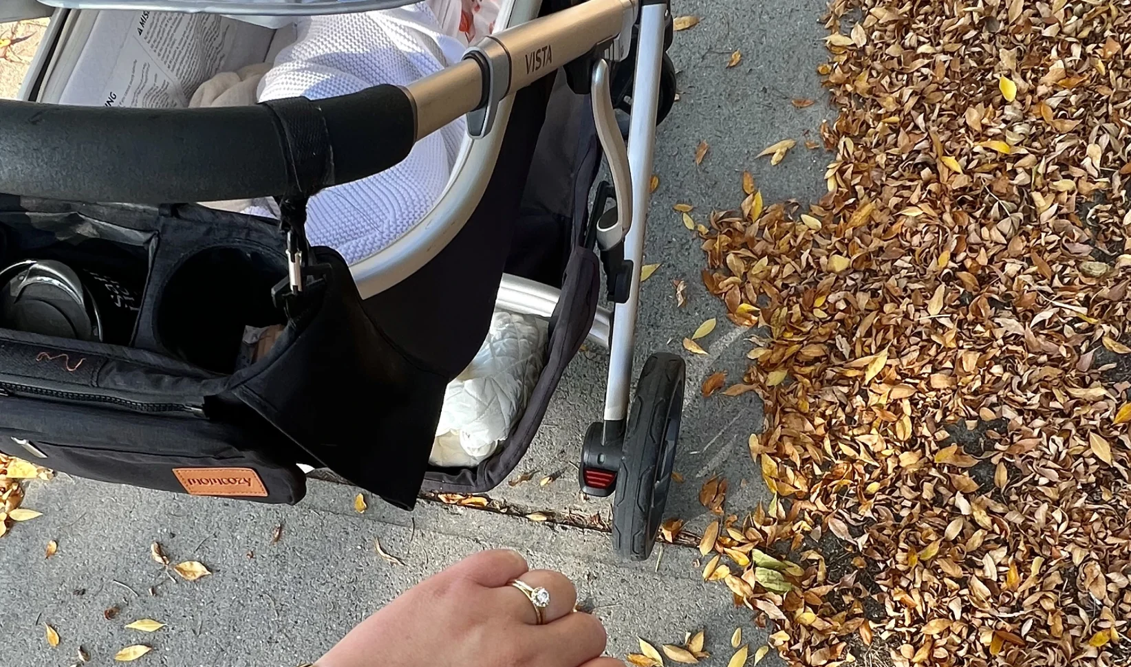 fmltje karin oppassen poep broek rennen