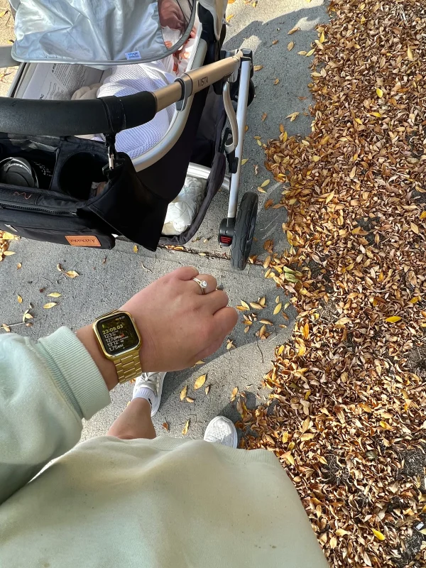 fmltje karin oppassen poep broek rennen