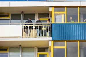 Thumbnail voor Opnieuw femicide: vrouw (32) die in Sneek werd neergeschoten door haar partner is overleden