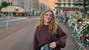 Thumbnail voor Daniëlle lost 10K studieschuld in 3 maanden af: ’Toen ik mijn rente uitrekende, ging de knop om’