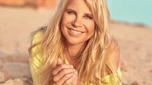 'Ik deed mijn achternaam eer aan: ik zag geen zak': Linda de Mol vertelt over haar oogoperatie