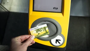 Thumbnail voor Vergeet niet in te checken: OV-boetes op zwartrijden gaan vanaf vandaag flink omhoog